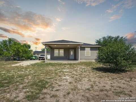 166 E County Road 5719, Natalia, TX 78059