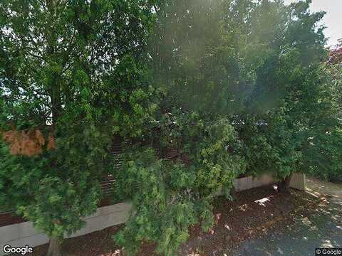 Manton St, Pawtucket, RI 02861