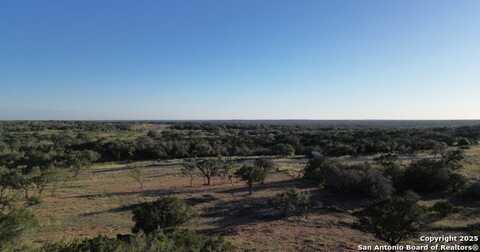 207 Crescent Rdg, Hondo, TX 78861