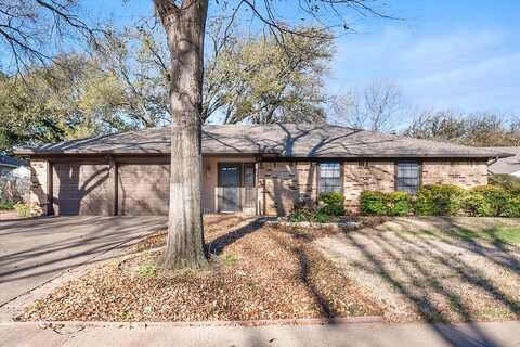 Monties, ARLINGTON, TX 76015