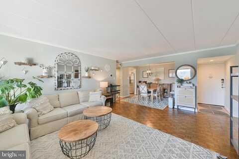 West, JENKINTOWN, PA 19046
