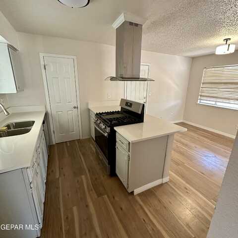 10457 MCCORMICK Lane, El Paso, TX 79924