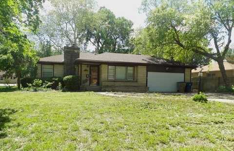 2107 N Riverside Blvd, Wichita, KS 67204