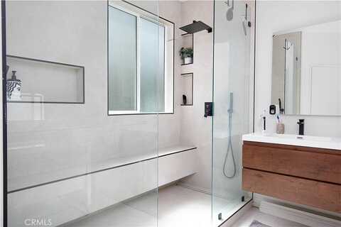 Avenue H6, LANCASTER, CA 93534