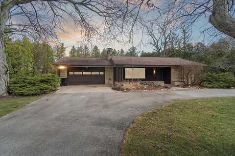 Hiawatha, MEQUON, WI 53092