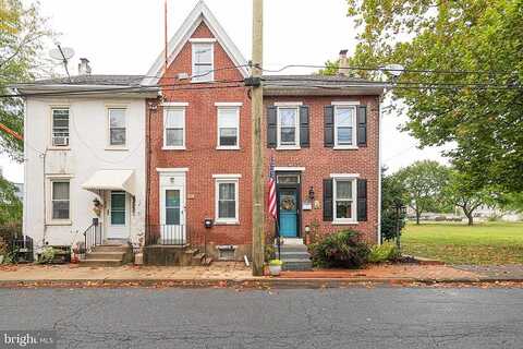 Cross, POTTSTOWN, PA 19464