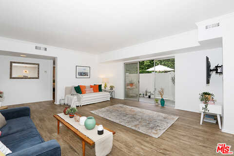 Franklin Ave, Los Angeles, CA 90046