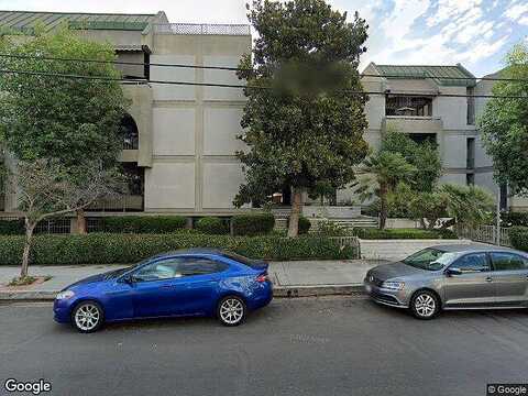 Yarmouth Ave, Encino, CA 91316