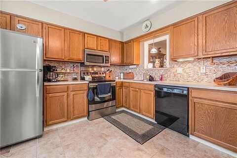 Orchard, WHITEHALL, PA 18052