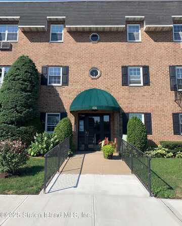 394 Maryland Ave, Staten Island, NY 10305