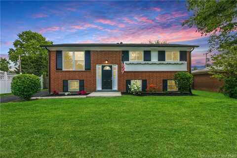 924 Spicewood Drive, Clarksville, IN 47129