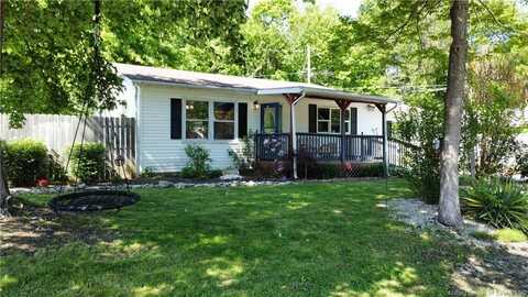 1310 W Kenwood Drive, Austin, IN 47102