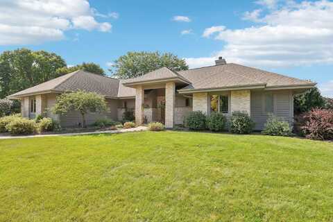 Prairie Wood, PEWAUKEE, WI 53072