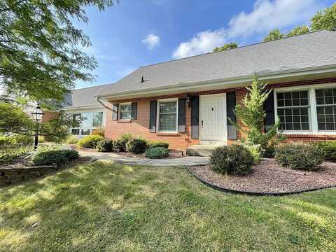 Elizabeth, JANESVILLE, WI 53548