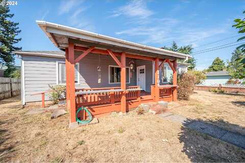 8Th, COQUILLE, OR 97423