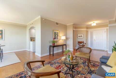 Crestwood, CHARLOTTESVILLE, VA 22903