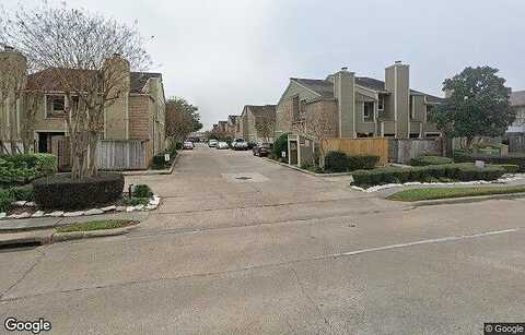 Augusta Dr, Houston, TX 77057
