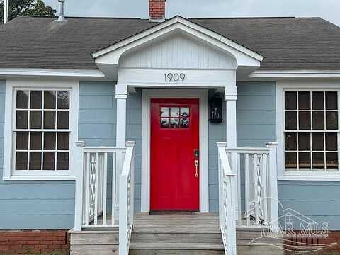 Hernandez, PENSACOLA, FL 32503