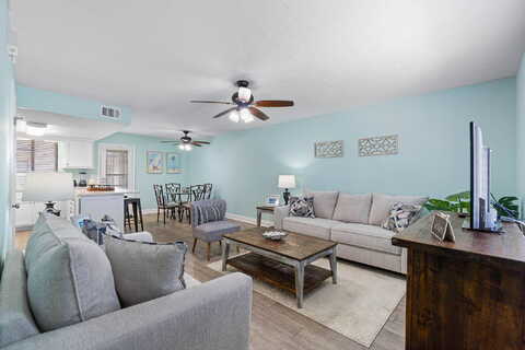 Leslie, PANAMA CITY BEACH, FL 32407