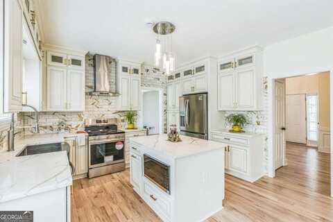 1095 Lyndhurst, Roswell, GA 30075