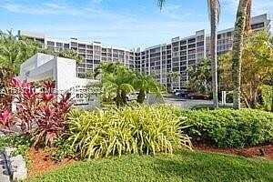 Parkview Dr, Hallandale Beach, FL 33009