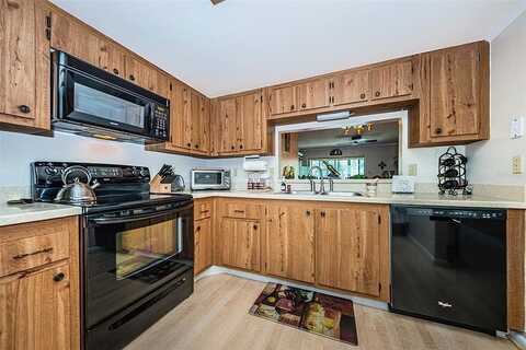 Sabal Springs Cir, Clearwater, FL 33761