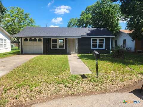 207 E Johnson Street, Cuero, TX 77954