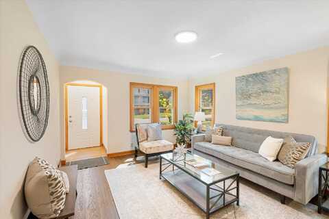 Oakdale, SAINT PAUL, MN 55118