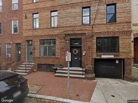 Monroe St, Philadelphia, PA 19147
