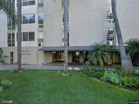 Dickens St, Sherman Oaks, CA 91423