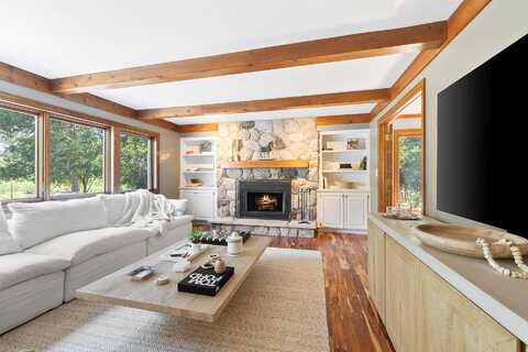 Cheryl, HARTLAND, WI 53029
