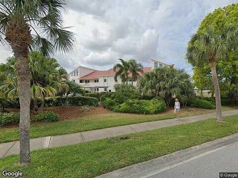 Village Cir, Venice, FL 34292