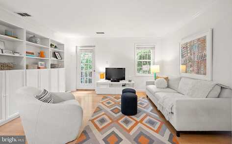 E Abingdon Dr, Alexandria, VA 22314