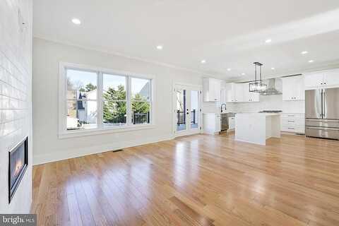 Kenmore, ARLINGTON, VA 22204