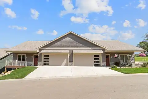 Sienna Hills Circle, Mount Horeb, WI 53572