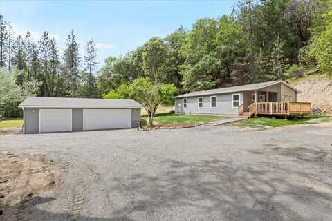 3995 E Evans Creek Road, Rogue River, OR 97537