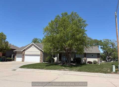 1816 Rainbow Road, Grand Island, NE 68800