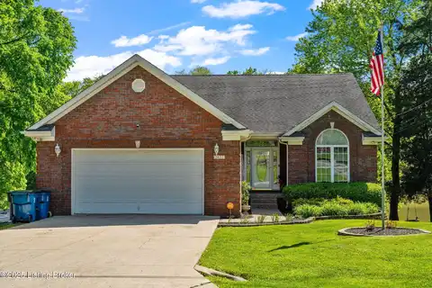 2022 Crystal Dr, La Grange, KY 40031