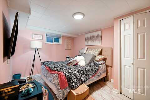 Albert, CALDWELL, ID 83605