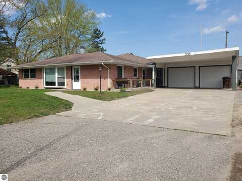 303 Dearing Drive, Shepherd, MI 48883
