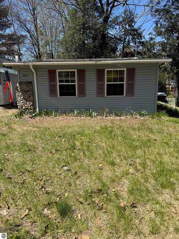 8687 Reiss Drive, Farwell, MI 48622