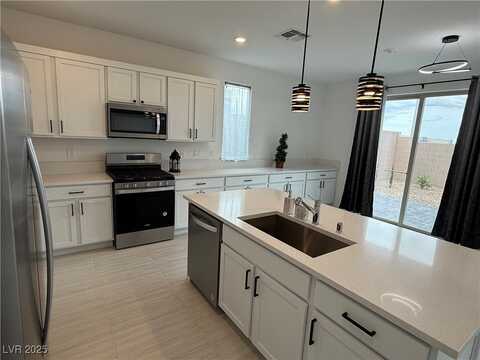 7562 Quail Rock Avenue, Las Vegas, NV 89113