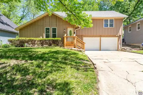 3732 SW Twilight DR, Topeka, KS 66614