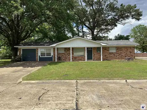 1002 Champion St, Texarkana, TX 75503