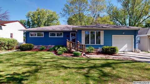 920 14th SE, MASON CITY, IA 50401