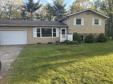 300 9th Avenue NW, DeMotte, IN 46310