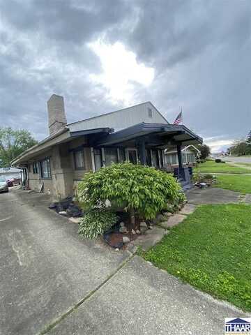 665 NE A St, Linton, IN 47441
