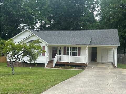 5 Oak Ridge Drive, Thomasville, NC 27360