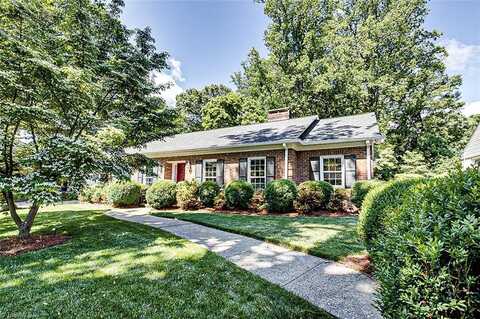 107 E Brentwood Road, Greensboro, NC 27403