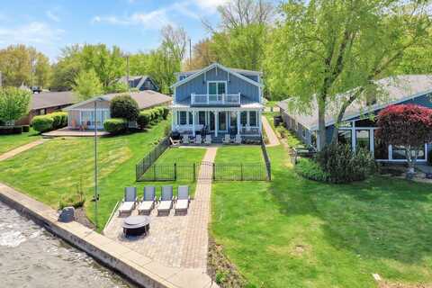 21674 Lake Street, Cassopolis, MI 49031